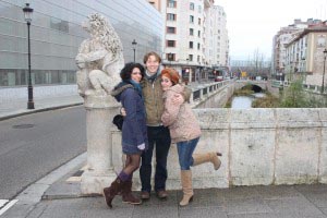 Tres voluntarios en Burgos